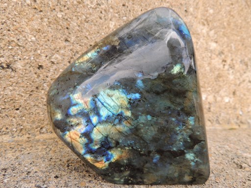 Labradorite 1100g